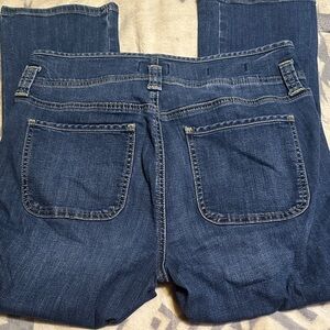 A148.  NYDJ Dark Blue Cropped Jeans size 6